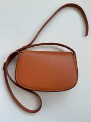 Uubags | Loro Piana Small Ghiera bag in brown 23x16x8cm - 6