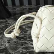 Uubags | Bottega Veneta Intrecciato Concert Pouch In White 18.5x11.5x8.5cm - 5