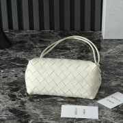 Uubags | Bottega Veneta Intrecciato Concert Pouch In White 18.5x11.5x8.5cm - 2