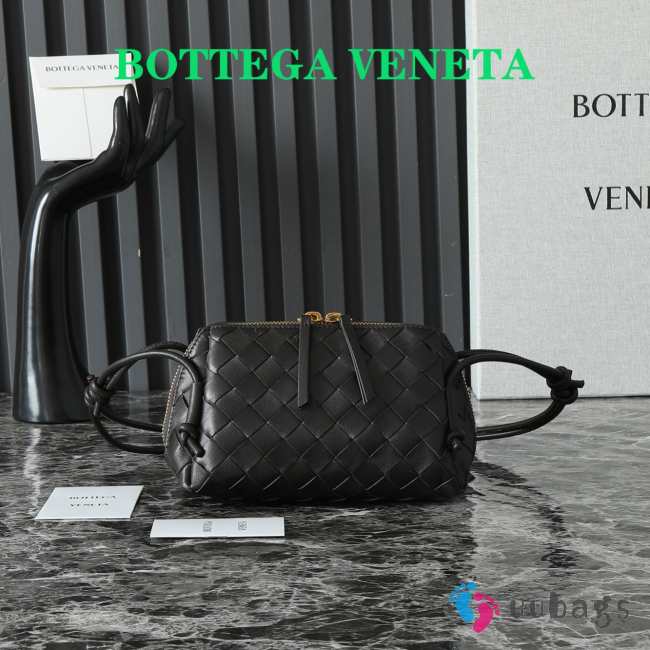 Uubags | Bottega Veneta Intrecciato Concert Pouch In Fondant 18.5x11.5x8.5cm - 1