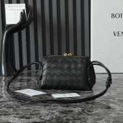 Uubags | Bottega Veneta Intrecciato Concert Pouch In Black 18.5x11.5x8.5cm - 6