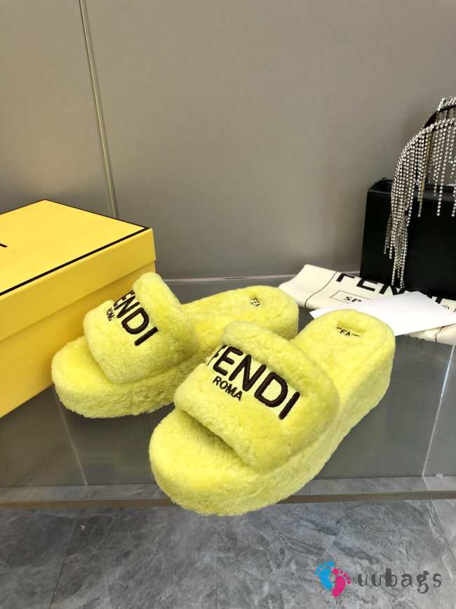 Uubags | Fendi fur slides in yellow 6cm - 1