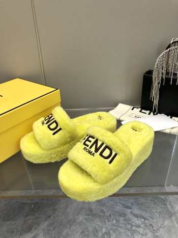 Uubags | Fendi fur slides in yellow 6cm