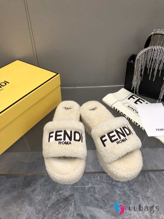 Uubags | Fendi fur slides in beige 6cm - 1