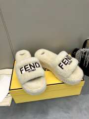 Uubags | Fendi fur slides in beige 6cm - 6