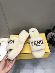 Uubags | Fendi fur slides in beige 6cm - 5