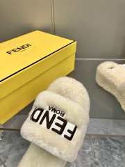 Uubags | Fendi fur slides in beige 6cm - 3