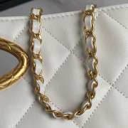 Uubags | Chanel Clutch Lambskin & Gold Plated Metal In White 24x34x8cm - 6