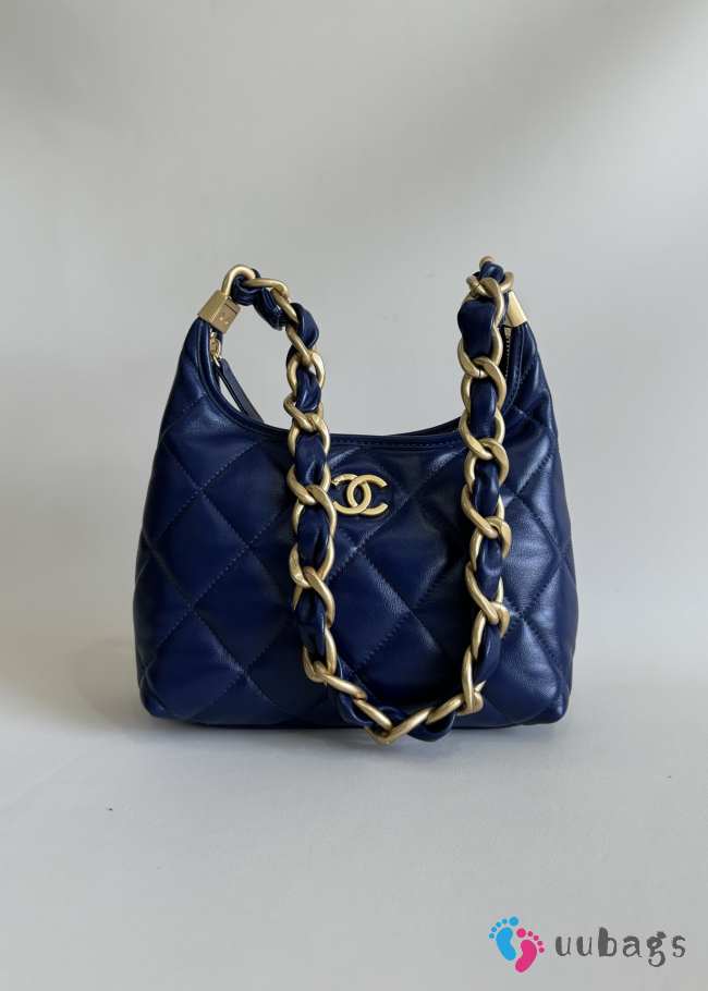 Uubags | Chanel Small Hobo Bag Shiny Lambskin & Gold Plated Metal Blue 22.5x19.5x8.5cm - 1