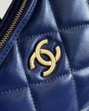 Uubags | Chanel Small Hobo Bag Shiny Lambskin & Gold Plated Metal Blue 22.5x19.5x8.5cm - 6