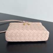 Uubags | Bottega Veneta Intrecciato leather vanity case in pink with detachable strap 22x12.5x5cm - 4