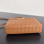 Uubags | Bottega Veneta Intrecciato leather vanity case in orange with detachable strap 22x12.5x5cm - 4