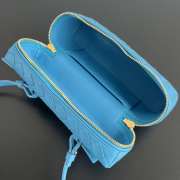 Uubags | Bottega Veneta Intrecciato leather vanity case in blue with detachable strap 22x12.5x5cm - 5