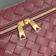 Uubags | Bottega Veneta Intrecciato leather vanity case in burgundy with detachable strap 22x12.5x5cm - 3