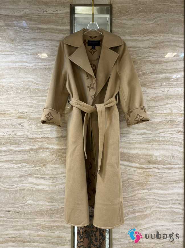 Uubags | Louis Vuitton 1AB77L Signature Double Face Long Wrap Coat In Beige - 1