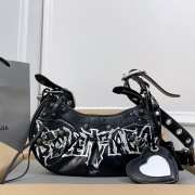 Uubags | Balenciaga Black Le Cagole Shoulder Bag 26x16x10cm - 1