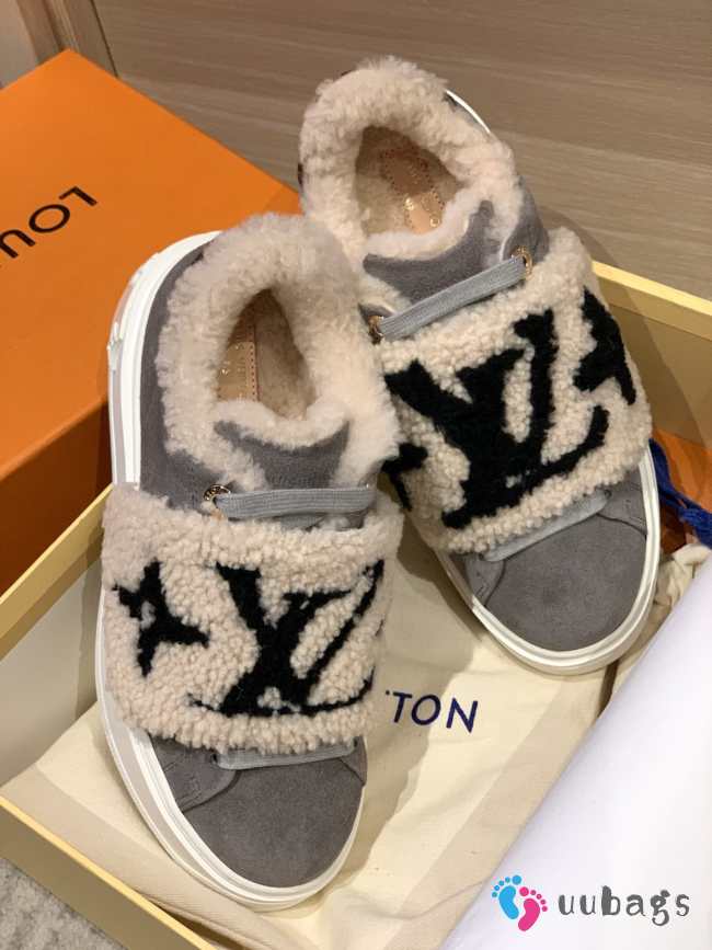 Uubags | Louis Vuitton Time out Monogram Lamb Fur Sneaker In Grey - 1