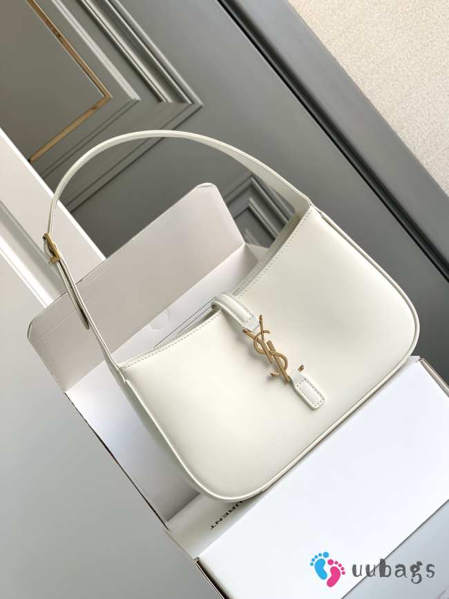 Uubags | YSL Le 5 À 7 in white smooth leather with gold buckle 24.5x6x15cm - 1