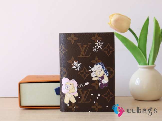 Uubags | Louis Vuitton M12237 Passport Cover Azur Frost 10x14x2.5cm - 1