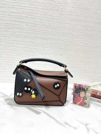 Uubags | Loewe x Studio Ghibli Collabo Spirited Away Susuwatari Puzzle Bag Mini In Brown 18cm