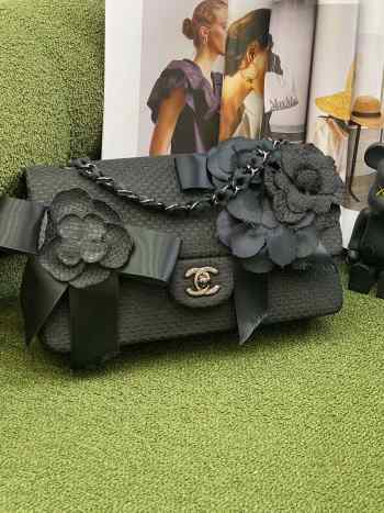 Uubags | Chanel 22C black camellia flap bag 25cm