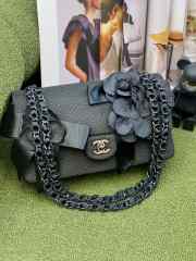 Uubags | Chanel 22C black camellia flap bag 25cm - 2