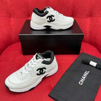 Uubags | Chanel Suede & Calfskin Sneaker Black/white