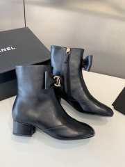 Uubags | Chanel calfskin ankle boots with tie bow in black - 4