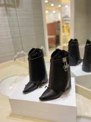 Uubags | Givenchy Shark Lock Cowboy ankle boots in black aged leather 6cm - 4