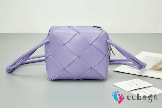 Uubags | Bottega Veneta mini cassette camera bag in purple soft lambskin leather 14.5x14.5x7.5cm - 1