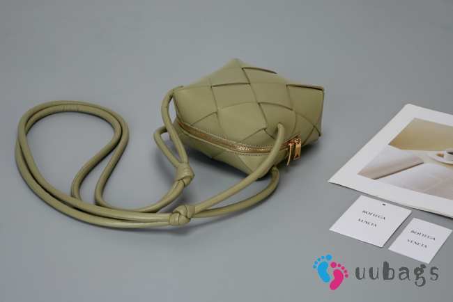 Uubags | Bottega Veneta mini cassette camera bag in travertine soft lambskin leather 14.5x14.5x7.5cm - 1