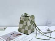 Uubags | Bottega Veneta Cassette Small Bucket Bag in Green/white Intrecciato Leather 18x14x14cm - 5