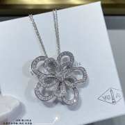 Uubags | Van Cleef & Arpels Flowerlace clip and pendant 18K white gold, diamond necklace - 5