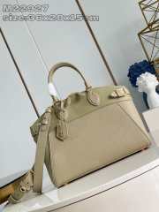 Uubags | Louis Vuitton M22927 Vendôme MM Taurillon clay leather, smooth calfskin bag 36x29x15cm - 1