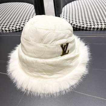 Uubags | Louis Vuitton fur bucket hat in white