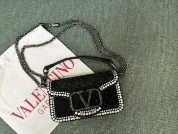 Uubags | Valentino Garavani Locò imitation crystal bag in black 19x10.5x5cm