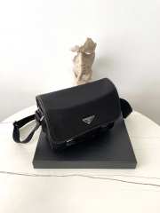 Uubags | Prada 2VD769 Re-Nylon and Saffiano leather bag in black 26x19x10cm - 4