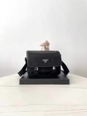 Uubags | Prada 2VD769 Re-Nylon and Saffiano leather bag in black 26x19x10cm - 3