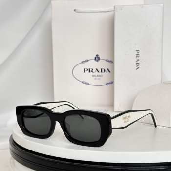 Uubags | Prada PRB05S sunglasses with logo