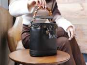 Uubags | Gucci Diana Bucket Bag in Black Leather 19x30.5x6cm - 4