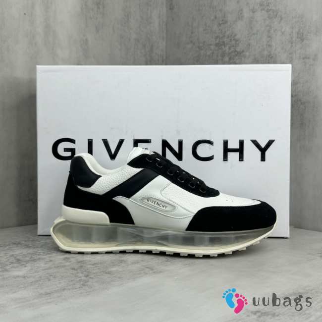 Uubags | Givenchy sneakers lightweight and technical transparent sole in white/black  - 1