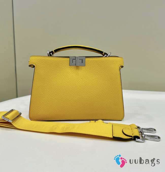 Uubags | Fendi Peekaboo ISeeU X-Cross Yellow leather bag 23x14.5x6cm - 1