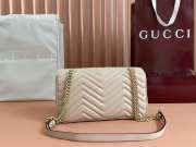 Uubags | Gucci Marmont small shoulder bag in light beige with light gold-toned hardware 26x15x7cm - 6