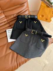 Uubags | Valentino Felt skirt with V-shaped buttons attached  - 1