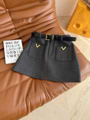 Uubags | Valentino Felt skirt with V-shaped buttons attached  - 6