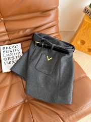 Uubags | Valentino Felt skirt with V-shaped buttons attached  - 5