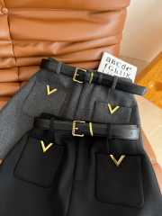 Uubags | Valentino Felt skirt with V-shaped buttons attached  - 3