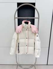 Uubags | Moncler Parana Hooded Short Down Jacket In White/Pink - 1