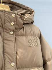 Uubags | Miu Miu medium-weight technical pongé down jacket in beige - 5