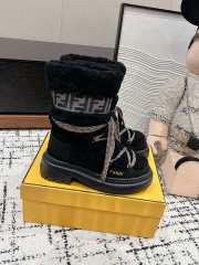 Uubags | Fendi Apres Chic White sheepskin and black suede boots  - 5